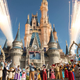 Imagen para el artículo titulado El día que EE.UU supera la cifra de 100.000 muertes, Disney anuncia la reapertura de sus parques